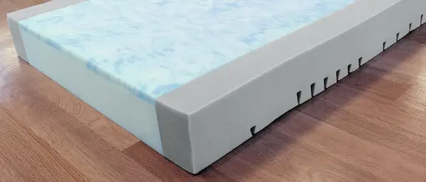 Sky living mattress for lifestyle beds Cross-section showing the inner workings of the Sky living cold foam mattress